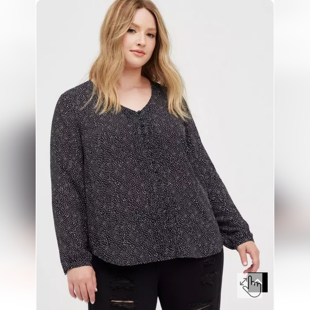 Plus Size Torrid Georgette Pintuck Button-Front Blouse Size 2X